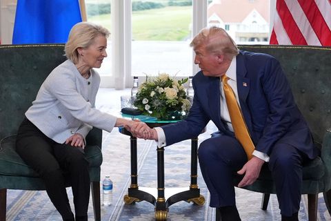 Einigung im Zollstreit: Nach teils schwierigen Verhandlungen einigten sich Ursula von der Leyen und Donald Trump