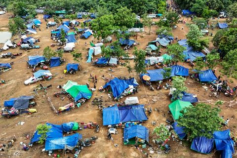 Flüchtlinge im Grenzgebiet zwischen Thailand und Kambodscha