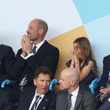 Prinzessin Charlotte schlägt auf der Tribüne die Hände vor dem Gesicht zusammen