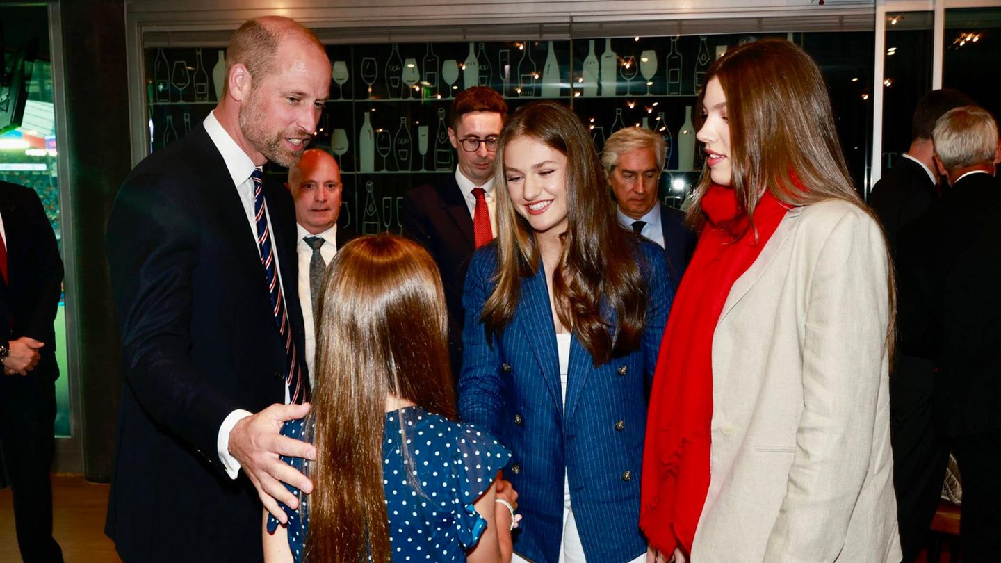 Prinz William stellt seine Tochter den spanischen Prinzessinnen