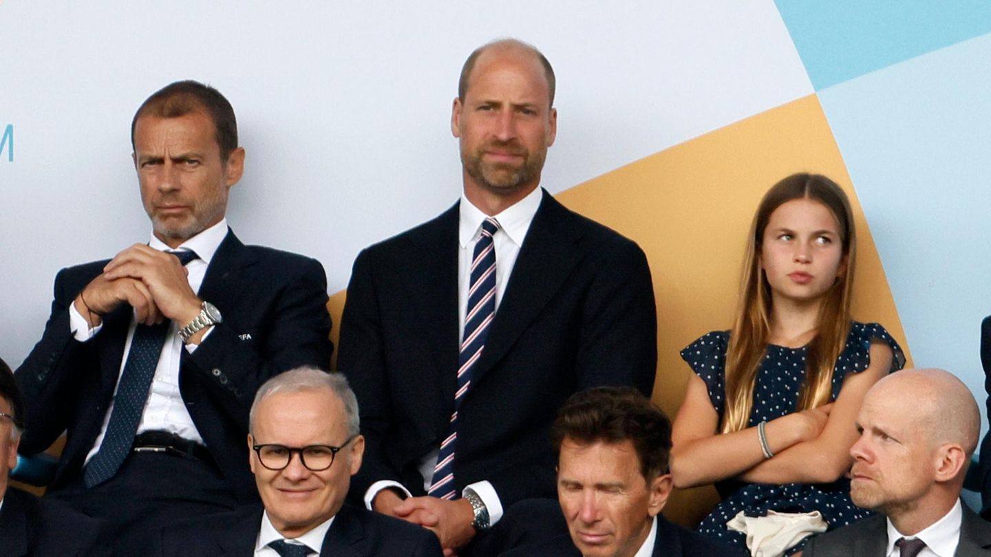Mit etwas genervtem Blick genervt verfolgt Charlotte, wie die Spanierinnen in Führung gehen