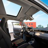 Leapmotor T03  In Sachen Fahrerassistenz setzt der T03 mit sechs Airbags, drei Kameras, fünf Radaren und insgesamt zehn Fahrerassistenzsystemen Maßstäbe. Die Basisversion schafft mit ihrem 37-kWh-Batteriepaket rund 265 Kilometer Reichweite, die sich auf dem 10-Zoll-Zentraldisplay gut planen lässt