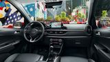 Kia Picanto  Leider rollt der Picanto auf unzeitgemäßen Stahlfelgen, bietet jedoch ein Basisangebot an Fahrerassistenzsystemen inklusive Rückfahrkamera und Parksensoren. Mit automatisiertem Getriebe und besserer Ausstattung kostet der Kia Picanto 1.0 Vision 19.350 Euro – ideal, wenn es kein Elektrokleinwagen sein soll
