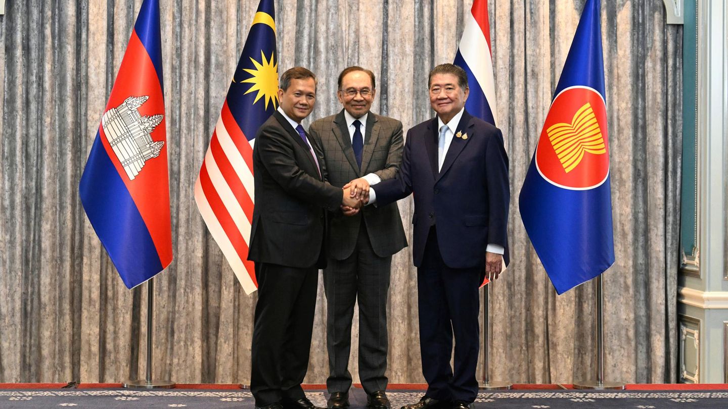 Thailand and Cambodia: Agree on ceasefire announced