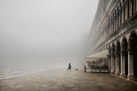 Marktplatz bei Nebel