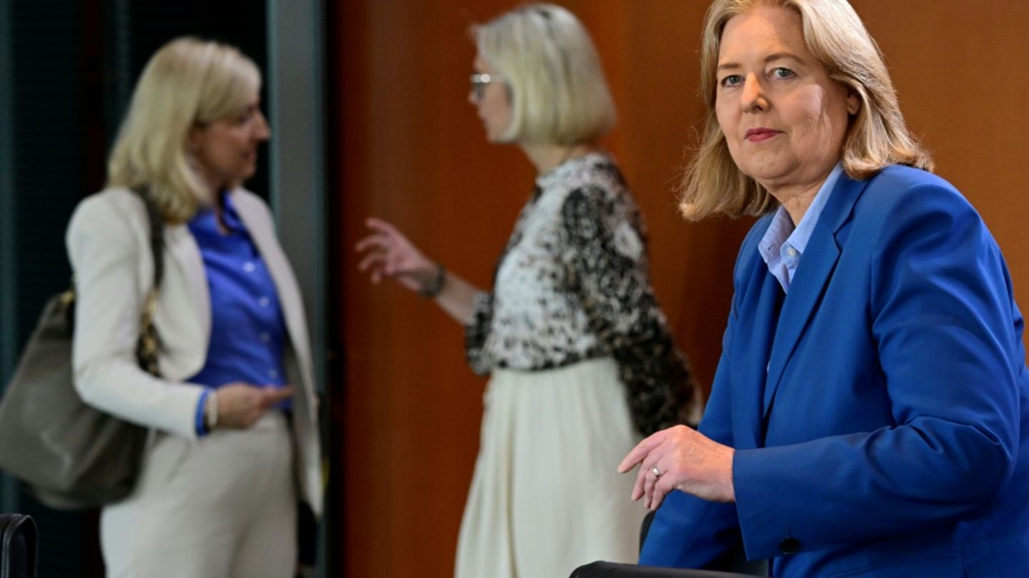 Arbeitsministerin Bas