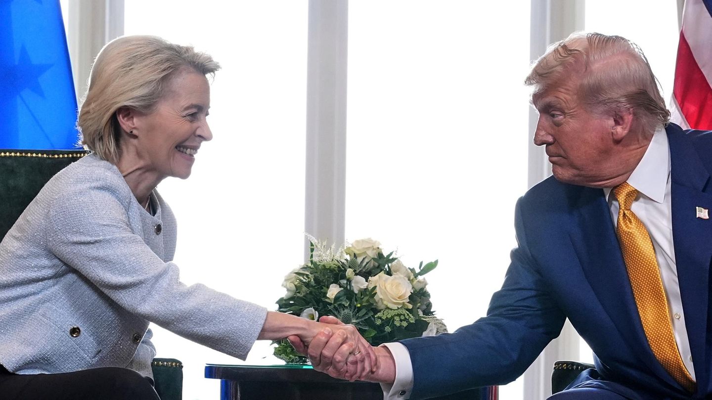 EU-Kommissionschefin Ursula von der Leyen und US-Präsident Donald Trump nach Abschluss des Handelsabkommens