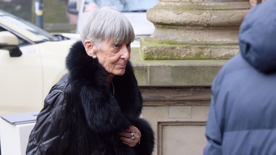 Doris Gercke bei der Trauerfeier für Hannelore Hoger