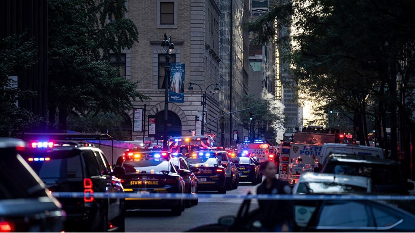 New York: Manhatt'ın ortasındaki atışlarla birkaç kişi öldü