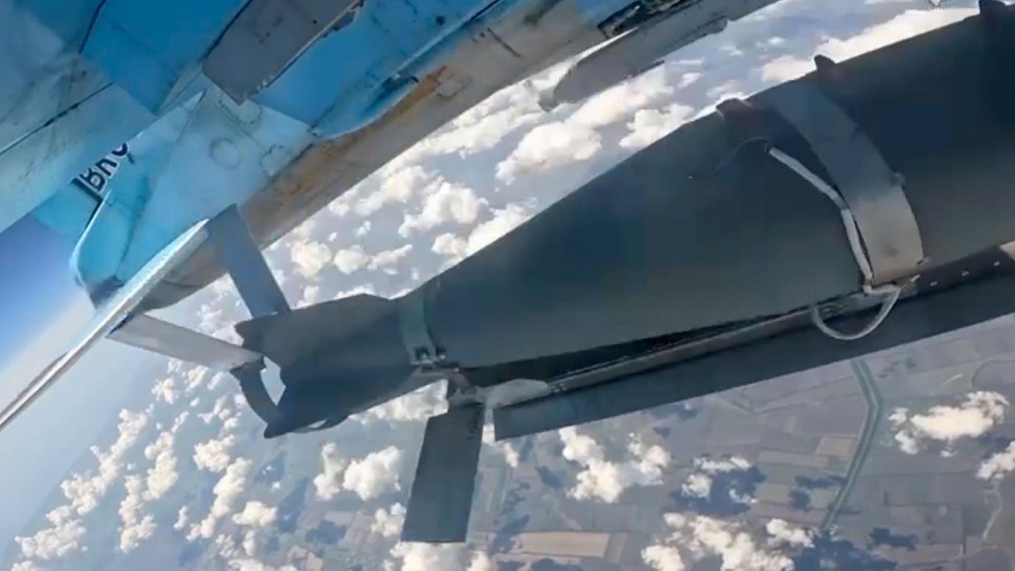 Ukraine: 16 dead in Russian attack on prison