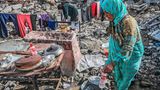 Junge Frau in Al-Mawasi nahe Rafah
