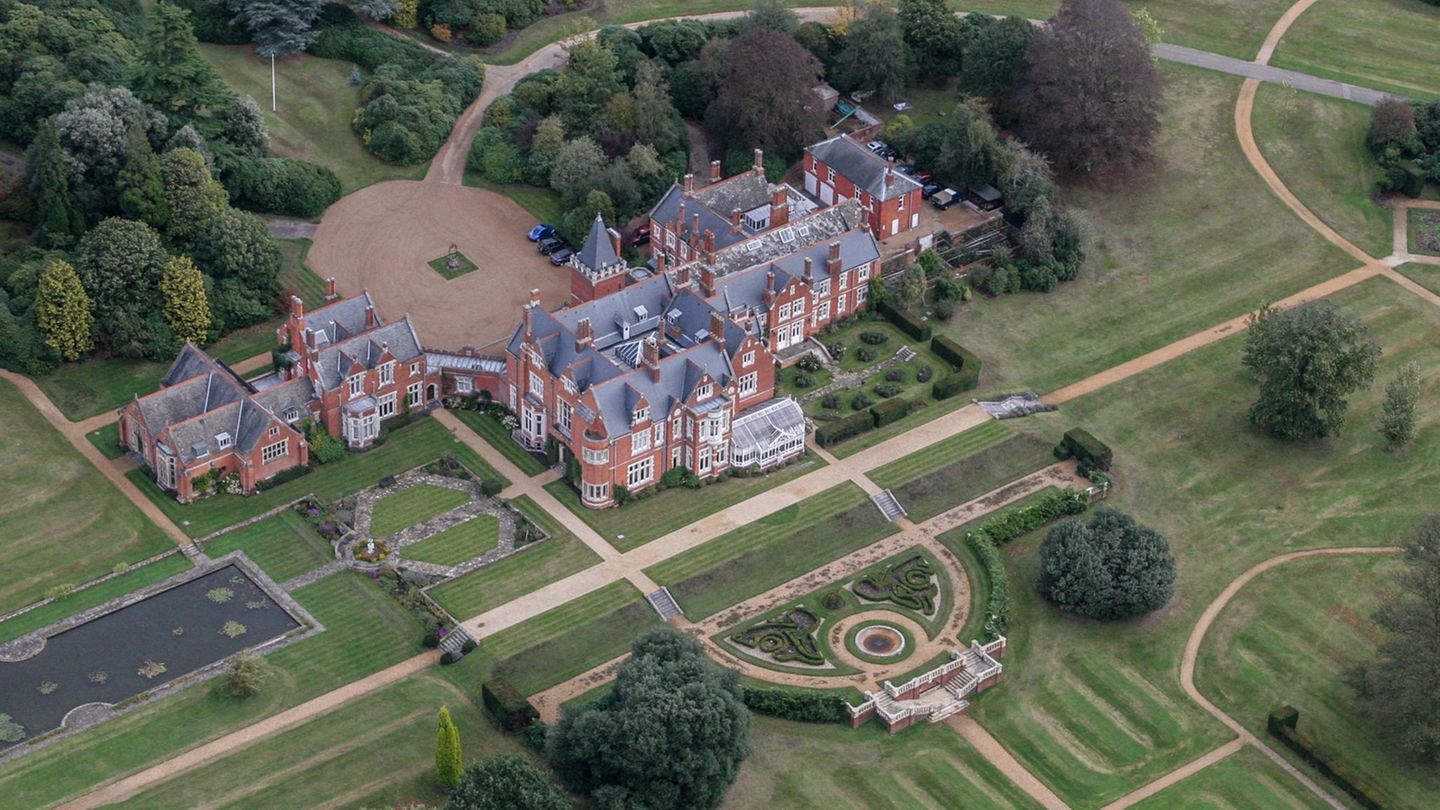 Bagshot Park