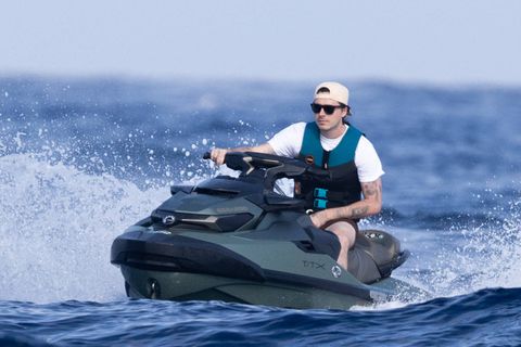 Brooklyn Beckham auf einem Jet Ski