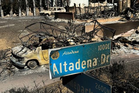 Folgen eines Feuers in Altadena in Kalifornien im Januar 2025