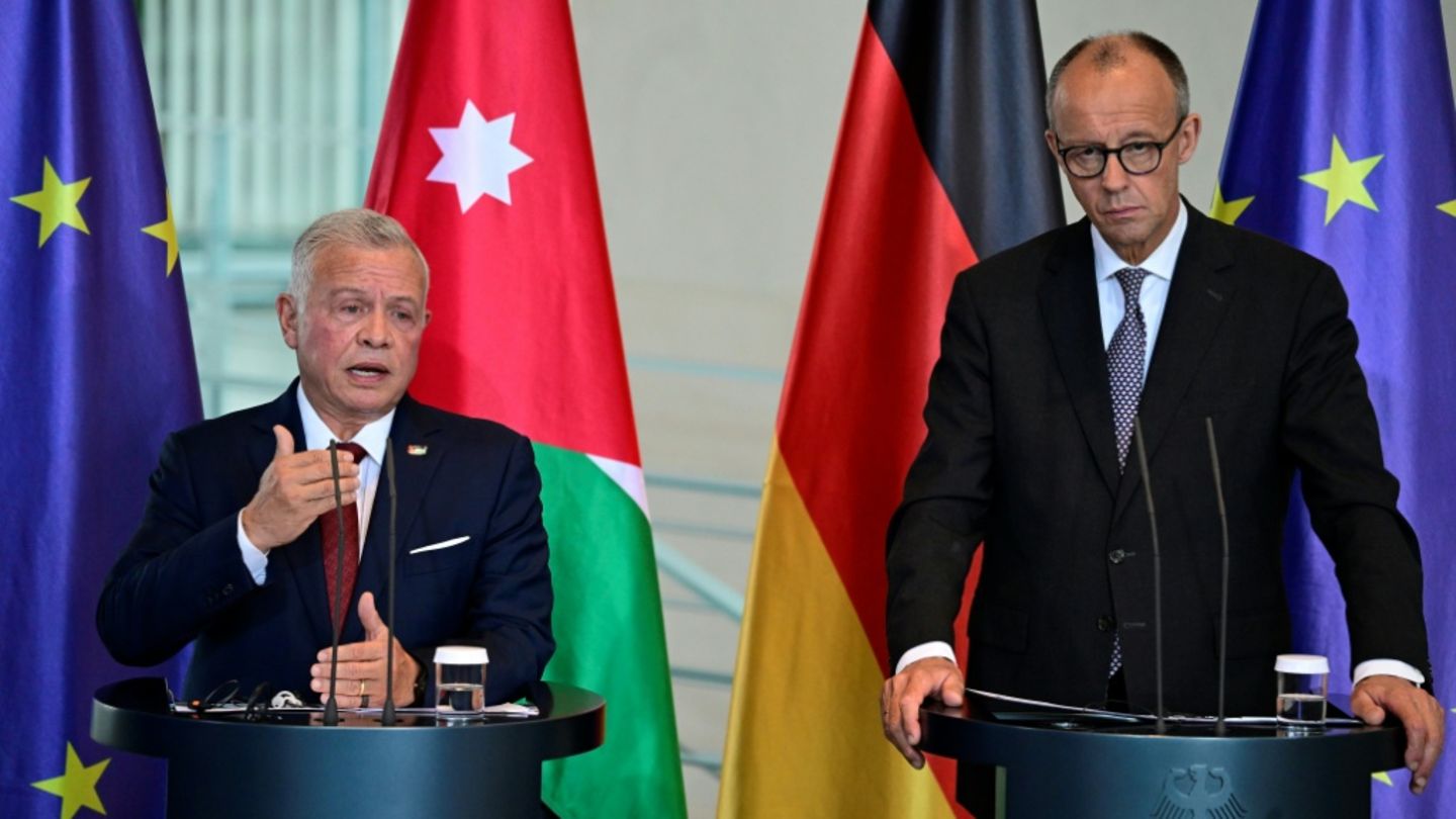 Merz (r.) und der jordanische König Abdullah II.