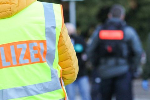 Polizist bei Einsatz