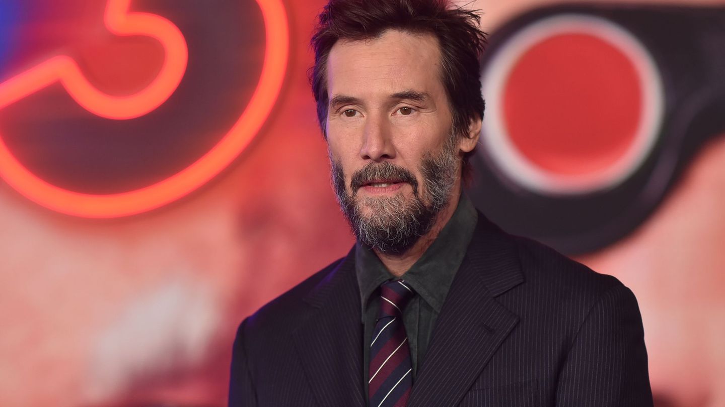 Crime: Actor Keanu Reeves gets stolen watches back