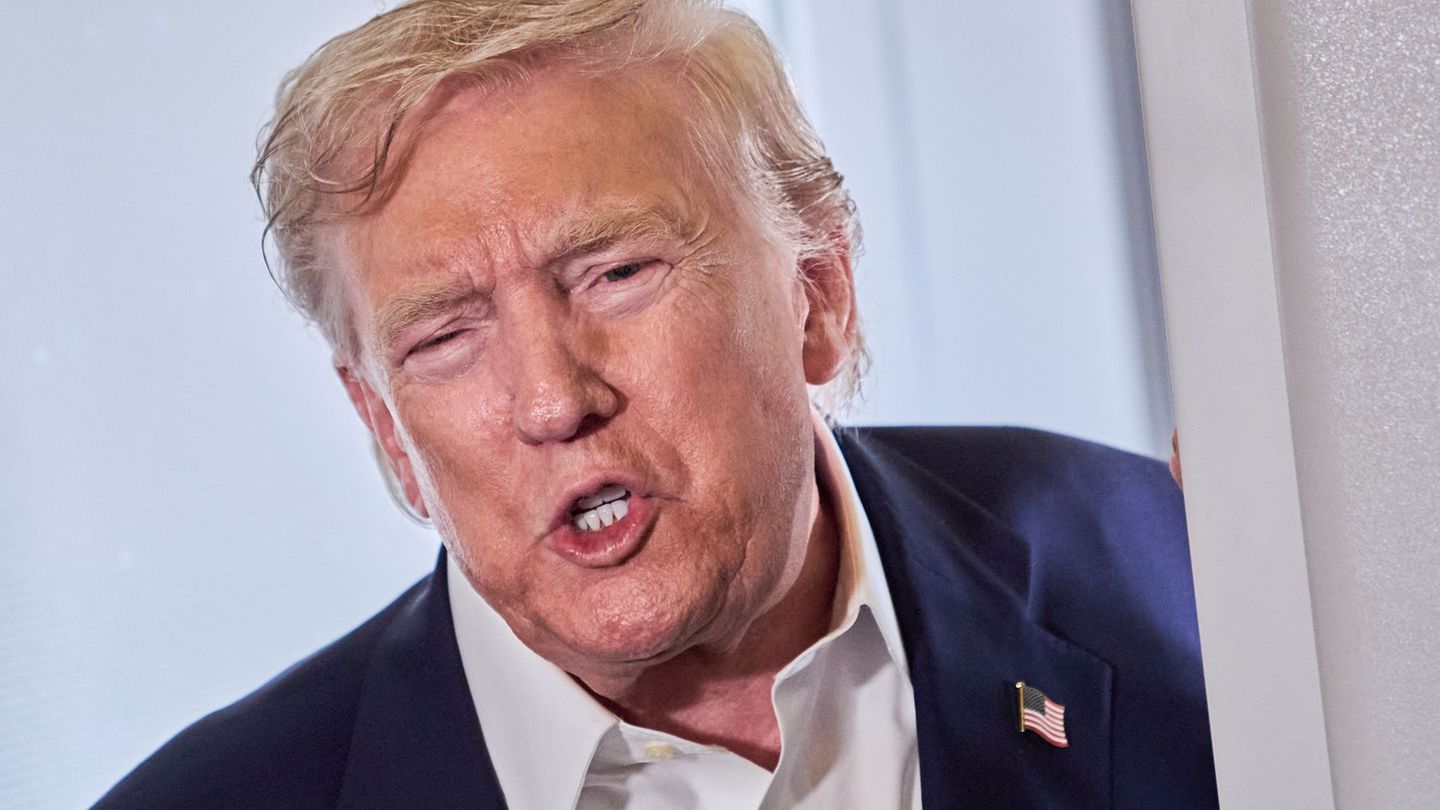 People: Trump: Stephen Colbert himself to blame for his dismissal
