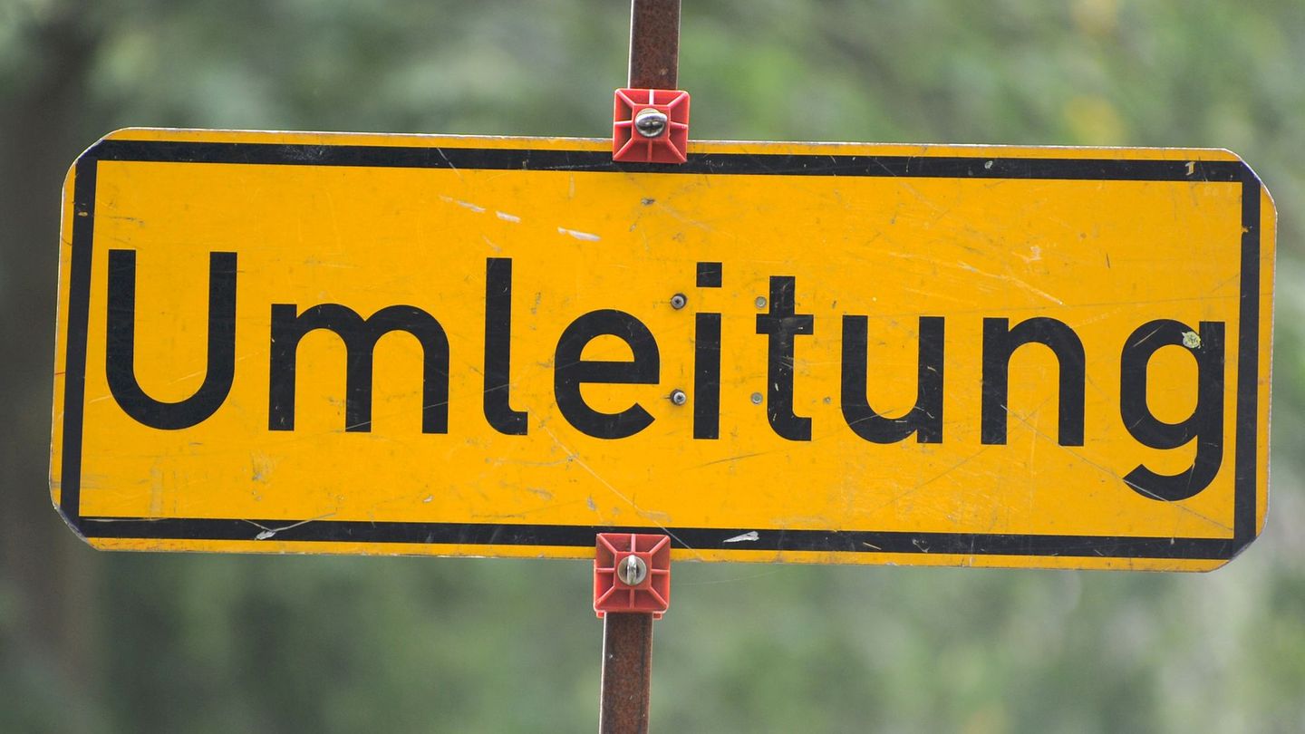 Infrastruktur-Rohrbruch-in-Kiel-sorgt-f-r-lange-Sperrung-mehrerer-Stra-en
