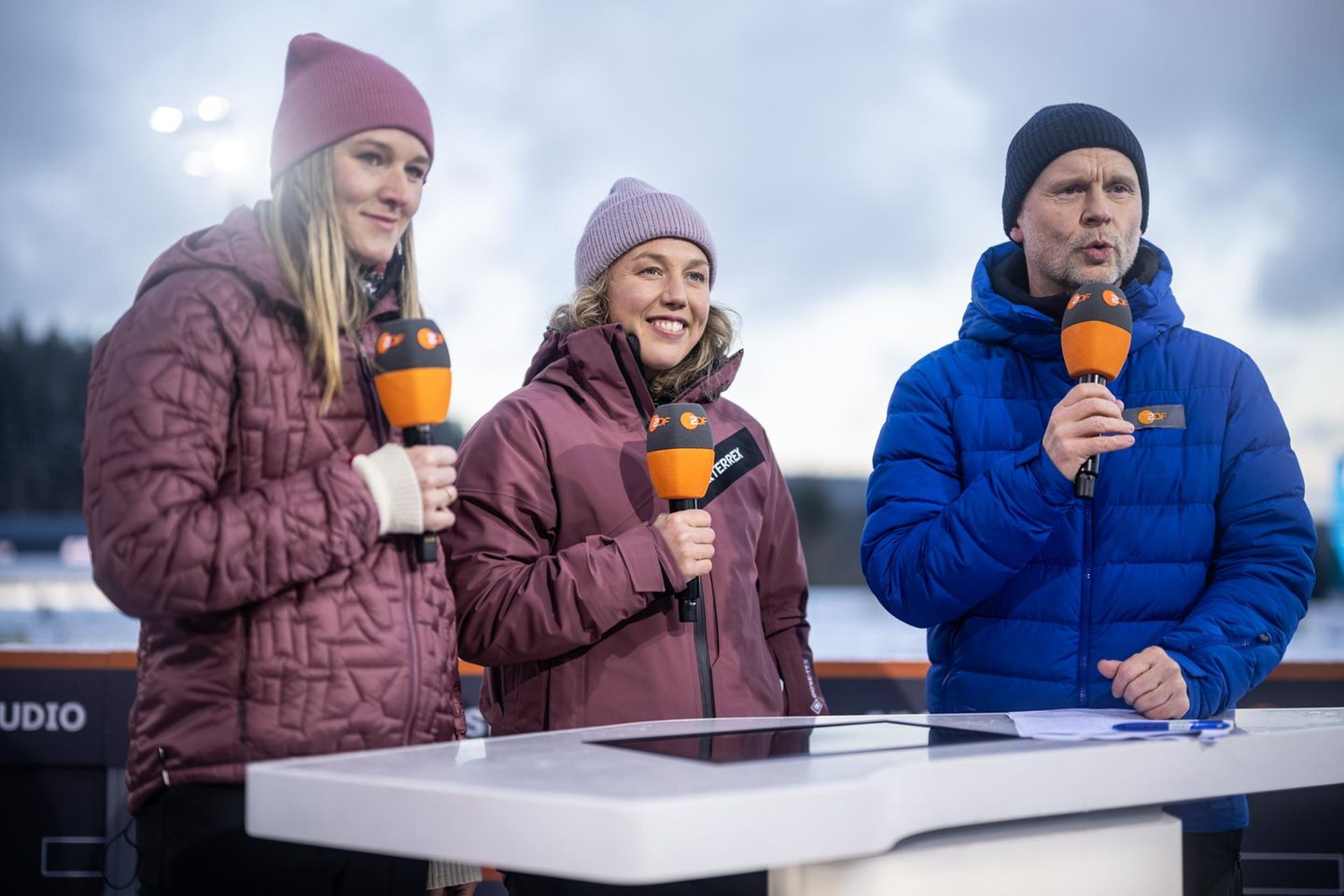 Laura Dahlmeier and Alexander Ruda als Moderatoren