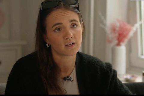 Leah M., eine 26-jährige Krankenschwester, spricht über ihre Inkontinenz.