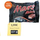 Alle Jahre wieder... ändert Mars die Packungsgröße seiner Minis. In den vergangenen 16 Jahren hat die Verbraucherzentrale Hamburg für das Produkt acht unterschiedliche Packungsgrößen gesammelt. Zwischen 200 und 300 Gramm war schon alles dabei, der Preis pro Gramm aber ging stetig nach oben. Aktuell hat sich die Füllmenge von 275 auf 227 Gramm verringert. Bei gleichbleibendem Preis entspricht das einer Verteuerung um 21 Prozent. Genau die gleiche Schrumpfung trifft auch die Sorten Bounty, Snickers, Twix und Milky Way. Hersteller Mars begründet den Schritt mit steigenden Kosten für Zutaten und Verpackung (Juni 2025)