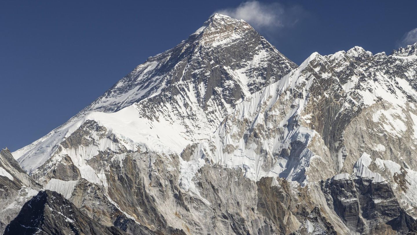 Mount Everest