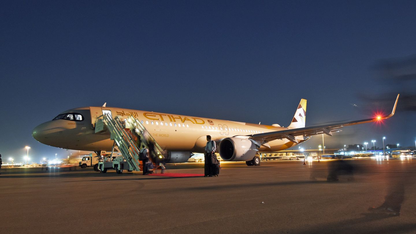 Airbus-A321LR-Von-Hamburg-nach-Abu-Dhabi-Wie-ein-Jet-an-eine-Airline-bergeben-wird