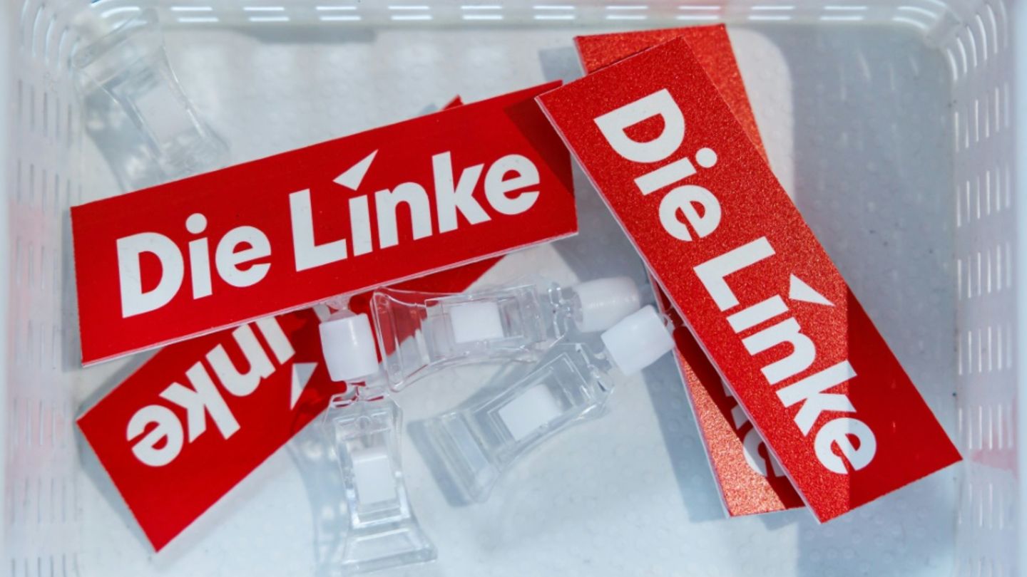 Schilder mit Schriftzug der Linken