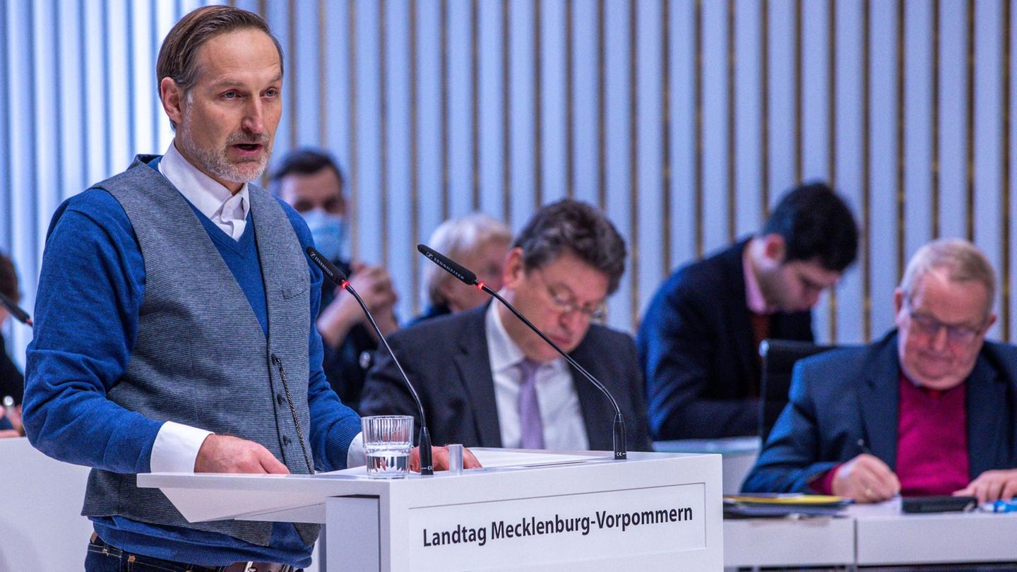 Mecklenburg-Western Pomerania: Left-wing MP attacked to information stand
