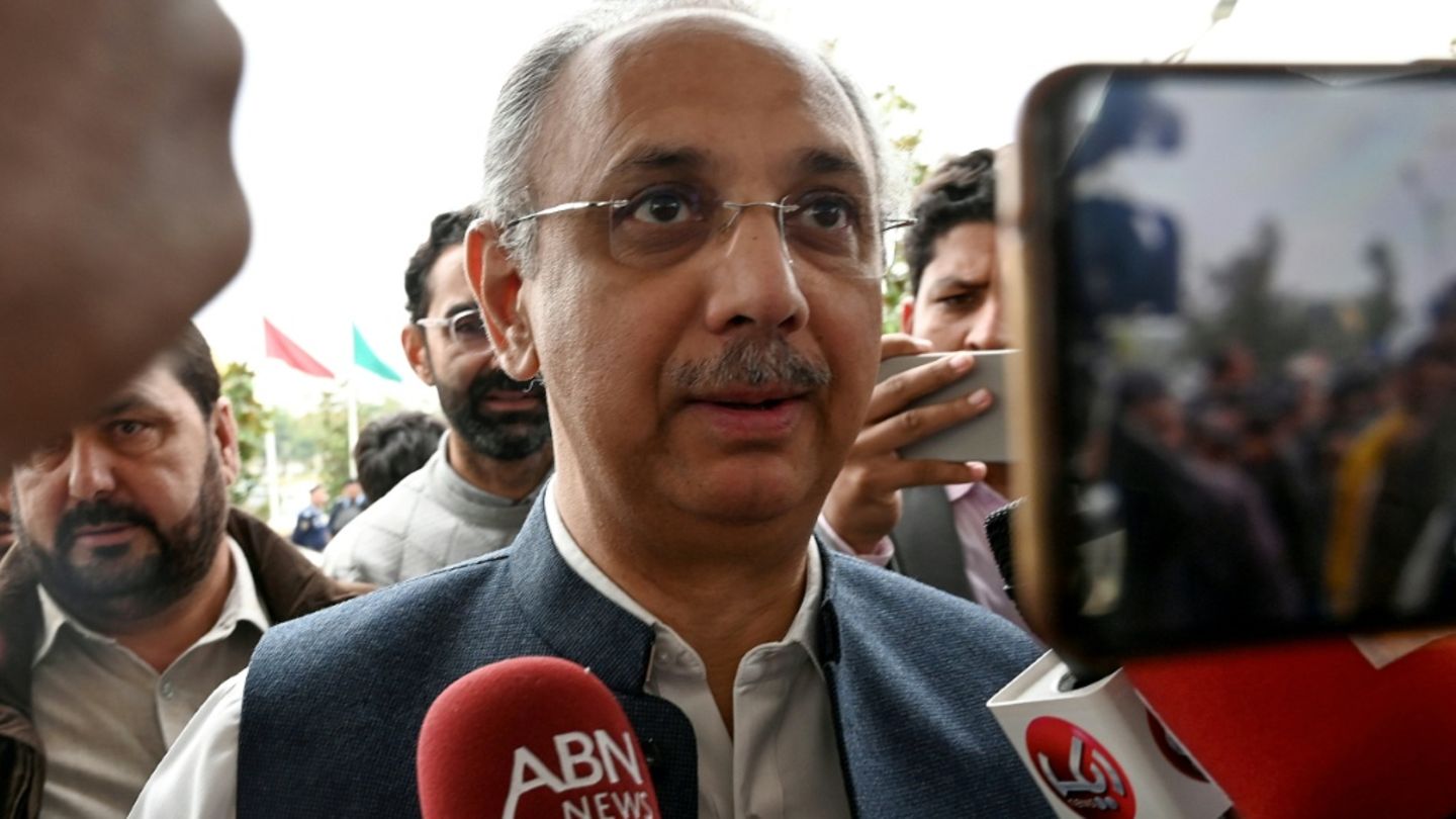 Oppositionschef Omar Ayub Khan