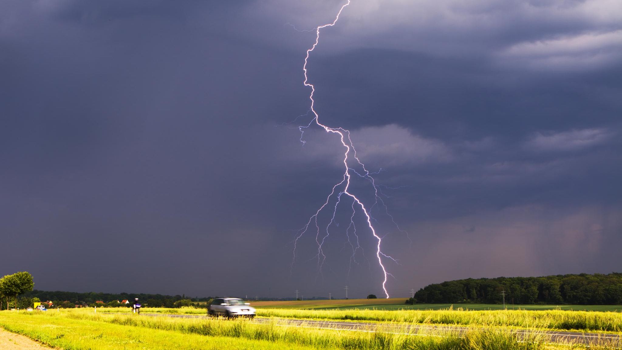 Auto im Gewitter