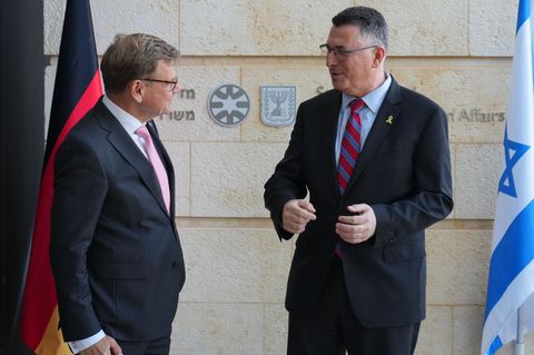 Der Außenminister hat in Jerusalem mit seinem israelischen Kollegen Saar über die humanitäre Lage in Gaza gesprochen. Foto: Soer