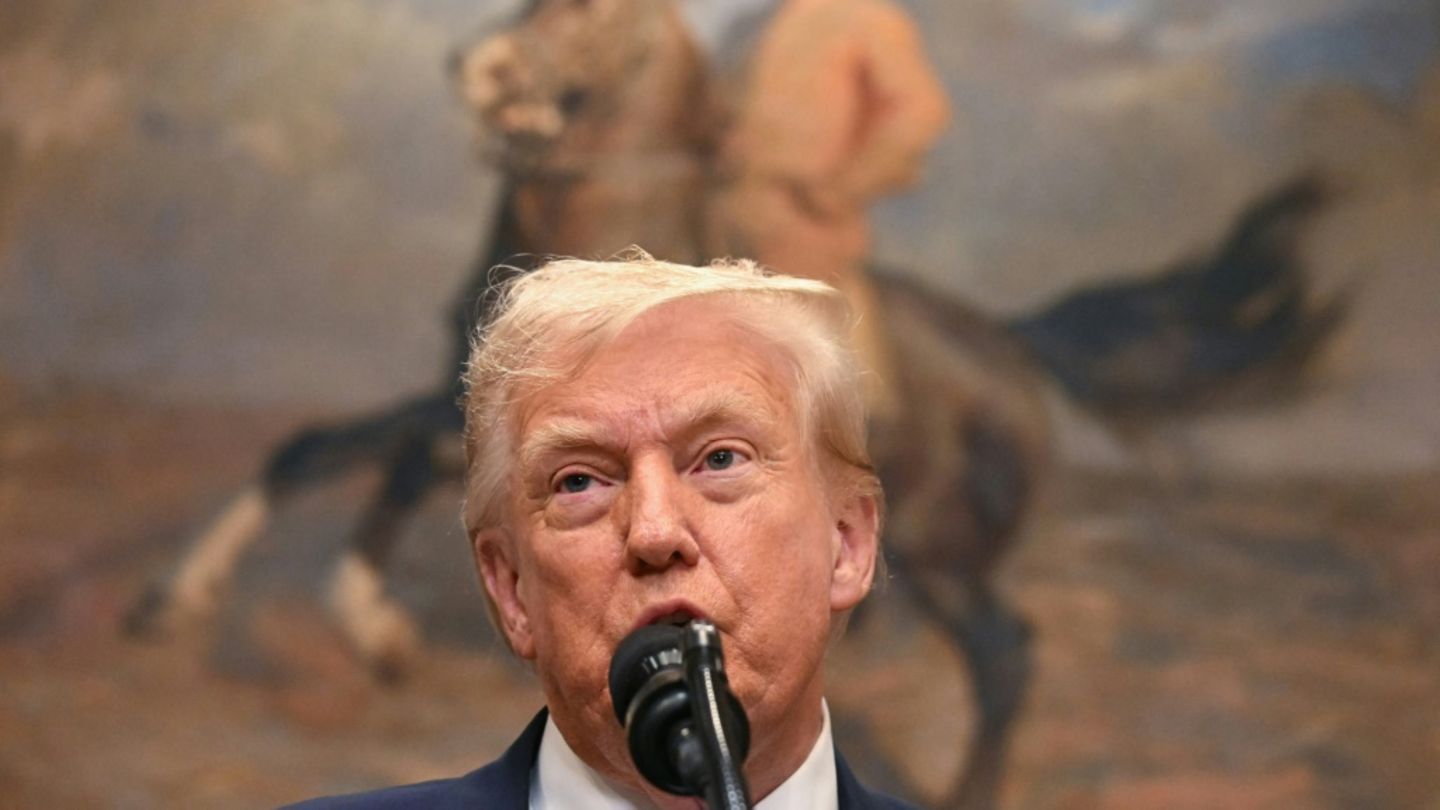 Donald Trump calls Russia “disgusting” in Ukraine