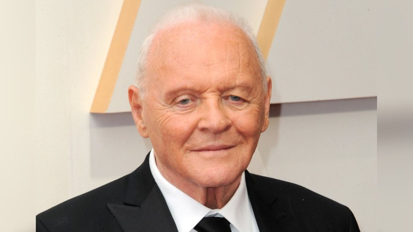 “Hannibal Lecter” Anthony Hopkins: He jokes about Kardashian’s face mask
