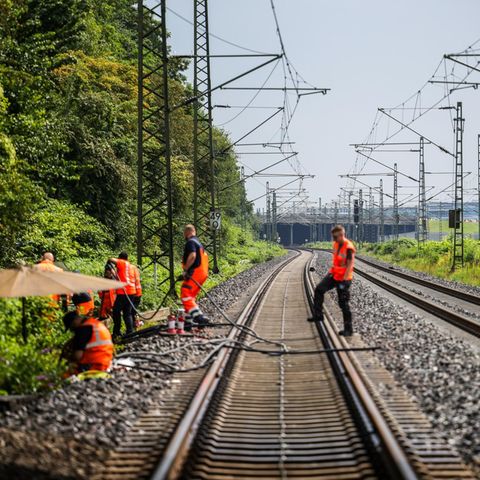 Bahn Anschlag Düsseldorf