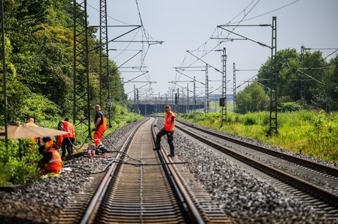 Bahn Anschlag Düsseldorf
