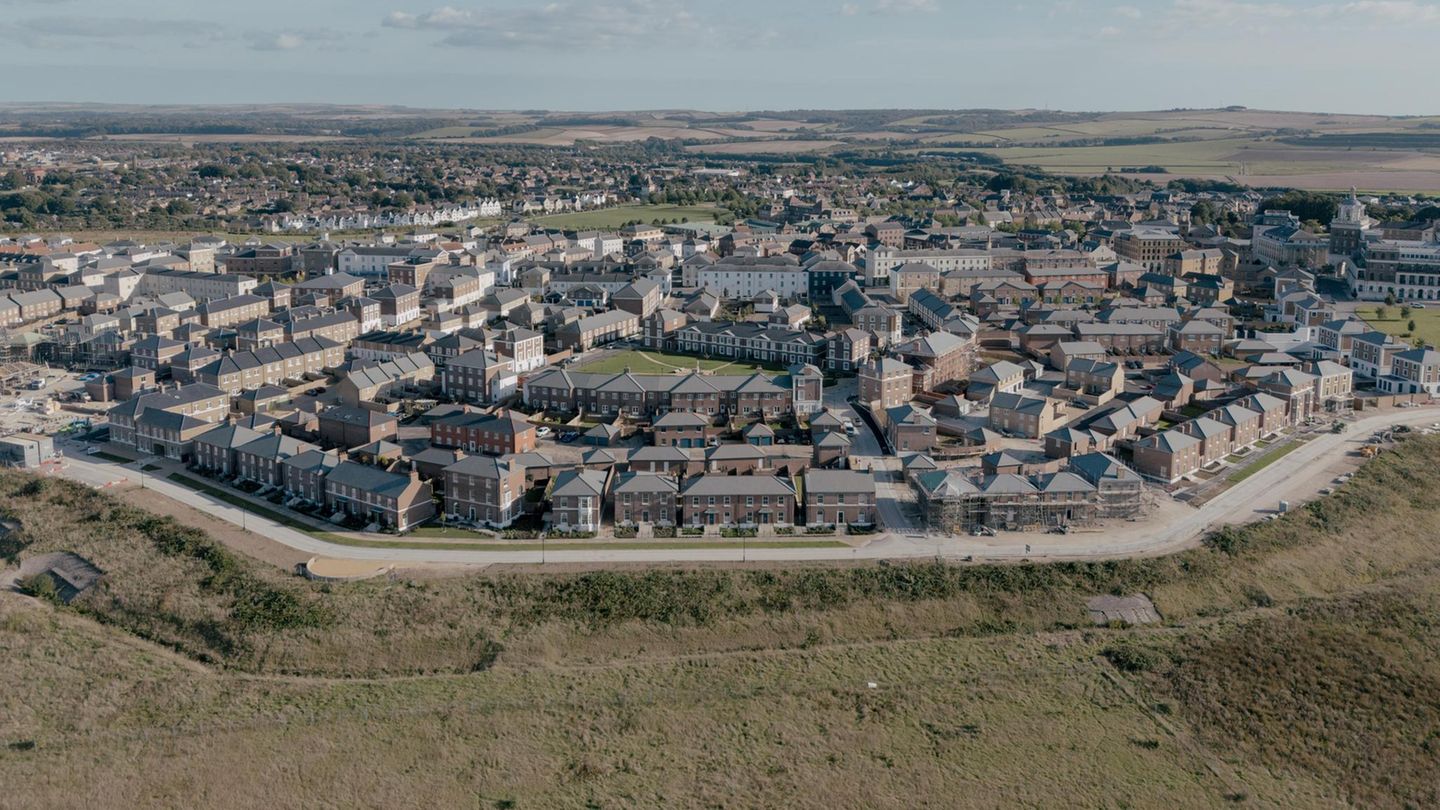 Poundbury: König Charles III. hat einen ganzen Ort entworfen. Ein Besuch