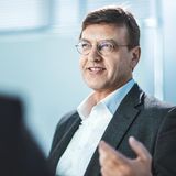 Senior Geschäftsmann