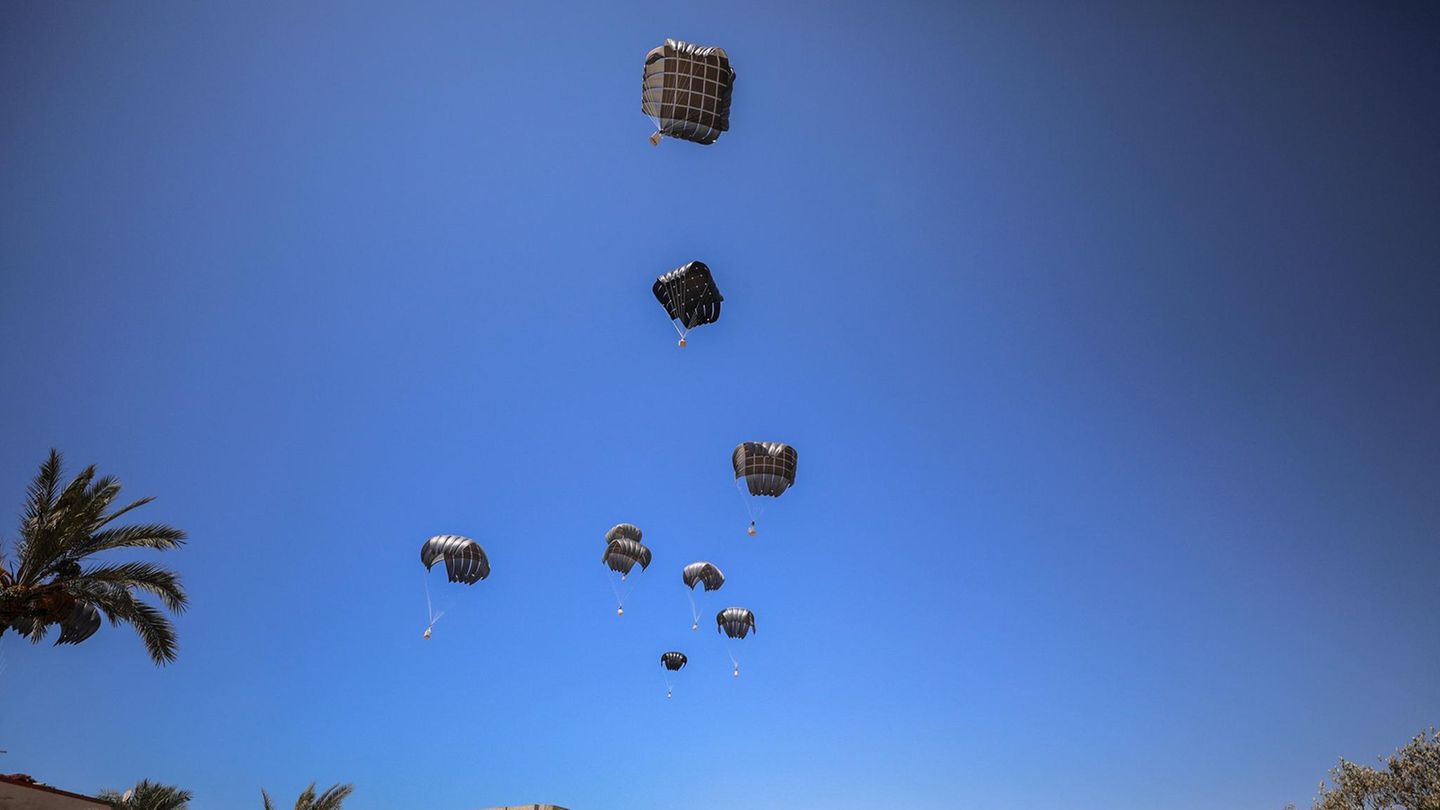 Gaza strip: German Air Force throws relief supplies