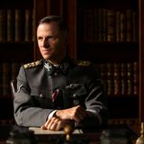 Hochmair in Naziuniform in einer Filmszene