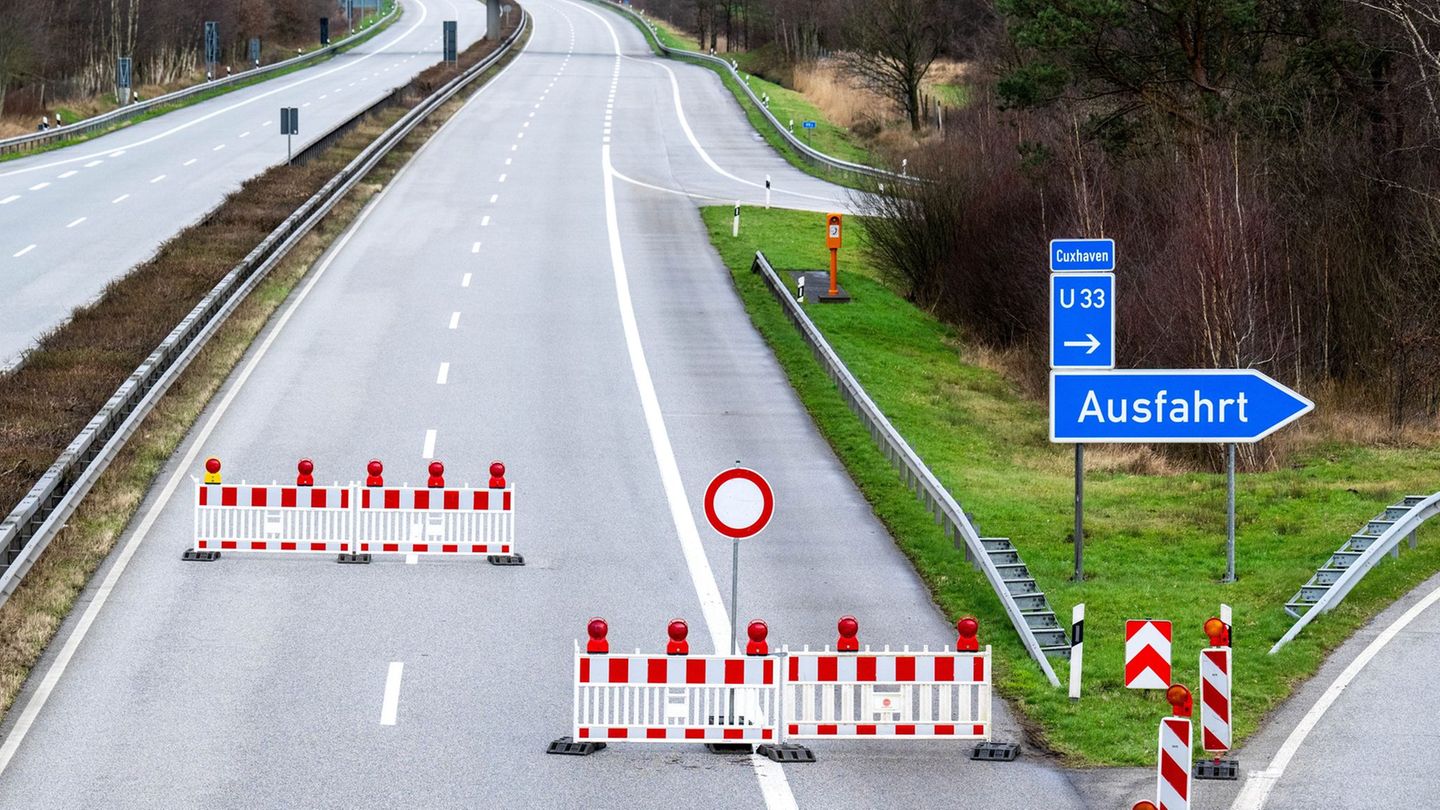 Stuhr: Auffahrunfall mit drei Verletzen auf A1 sorgt für Sperrung
