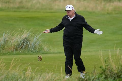 Donald Trump beim Golfspielen