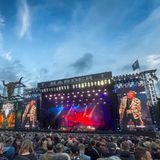 Hier die Headliner: Die Show von Guns N' Roses ging ganze dreieinviertel Stunden. Die Band spielte damit die längste Show in der Geschichte des Wacken Open Airs
