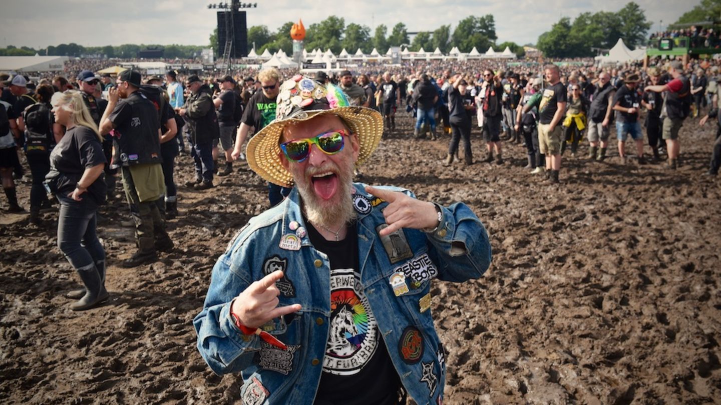 ... so wie auch Hörby, bürgerlich Jan Harbatsch, Sänger der Band Schlampania, der das Festival dieses Jahr als Gast genießt