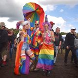 Wacken? Ja! CSD? Ja! Metal und Regenbogen passen ganz offensichtlich gut zusammen. 