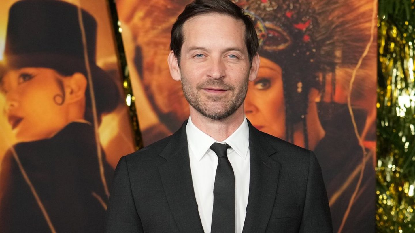 Tobey Maguire five years after divorce: custody claim for teenage son