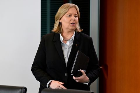 SPD-Chefin und Arbeitsministerin Bas bei Kabinettssitzung