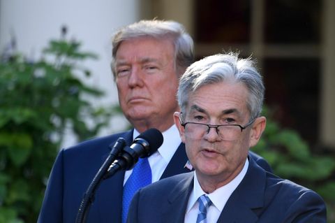 US-Präsident Donald Trump (l.) und Fed-Chef Jerome Powell
