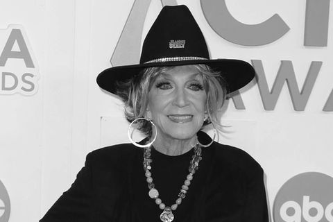Jeannie Seely auf einem Schwarz-Weiß-Foto